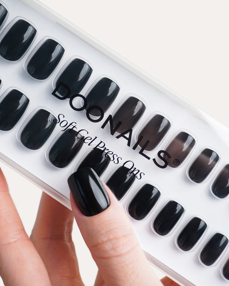 Soft Gel Press Ons Dark Dream close-up
