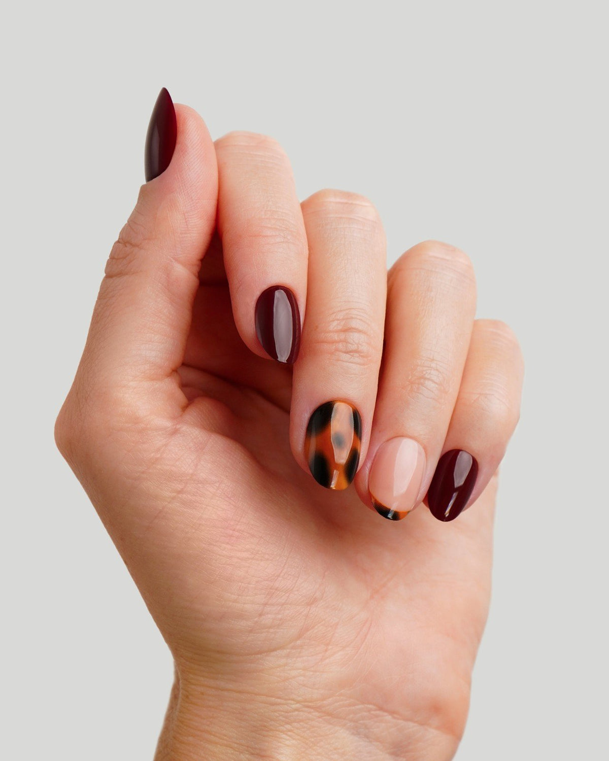 Leo Love Short Round Soft Gel Press Ons