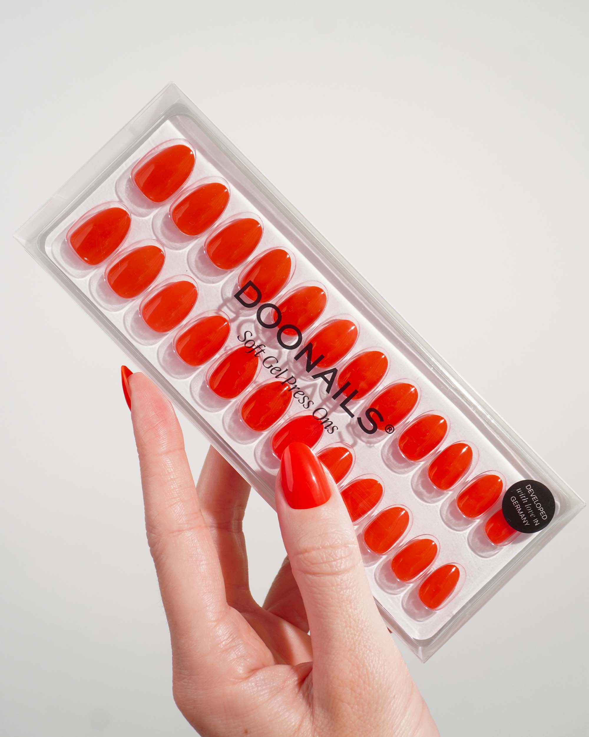 On Fire Short Round Soft Gel Press Ons - Doonails US